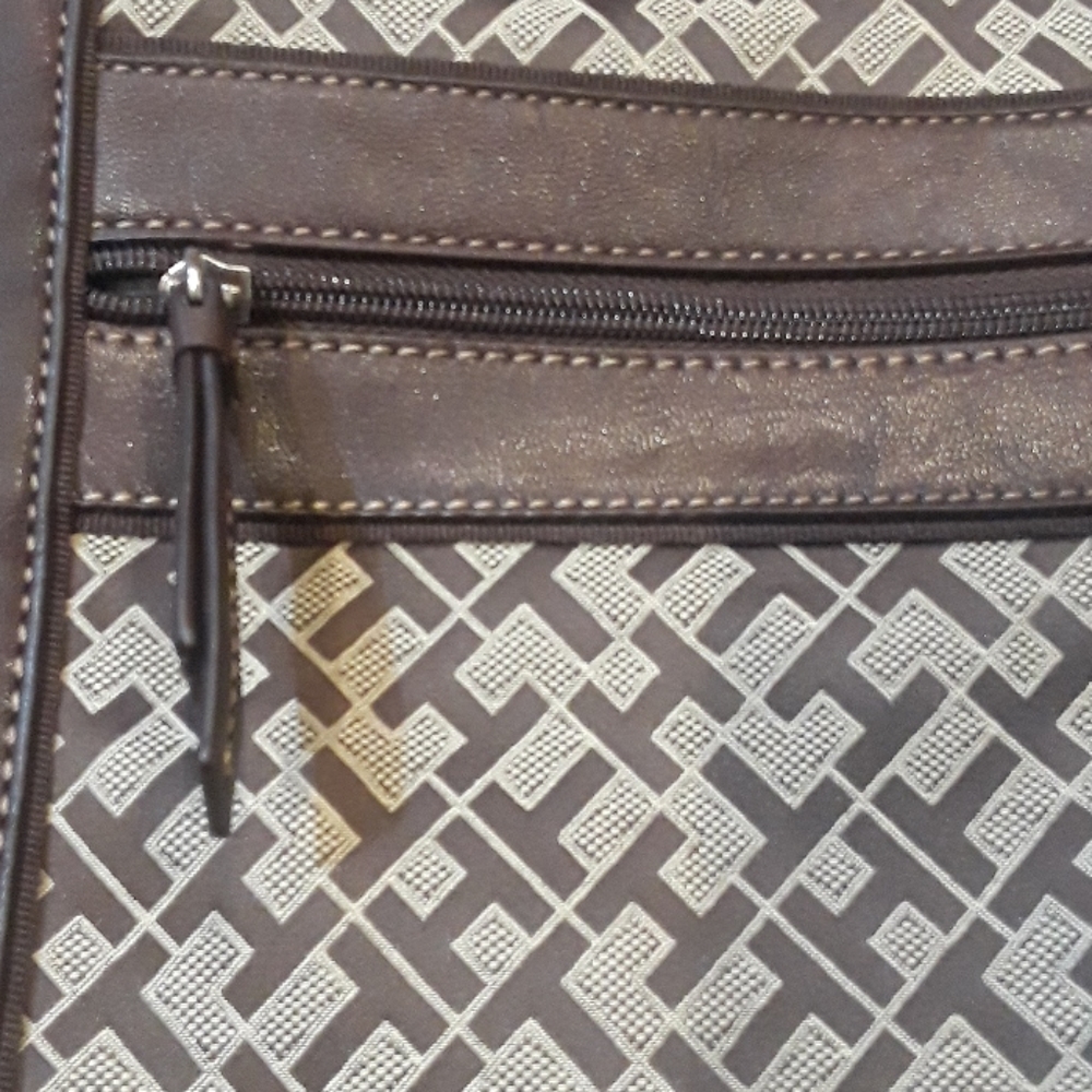 Tommy Hilfiger Shoulder Bag - Picture 3 of 9